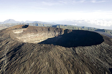 留尼汪羅蘭加洛斯機場三字代碼(RUN),羅蘭加洛斯機場(Roland Garros Airport)四字碼,留尼汪機場三字碼查詢